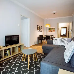 Luxurious & Modern | Walk Everywhere | 5★ Amenities Thessaloniki